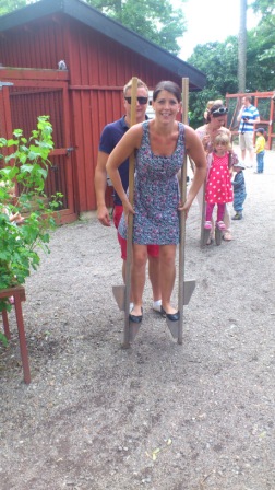 Karina på styltor