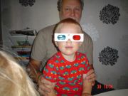 Axel med 3D glasögon den lille busen